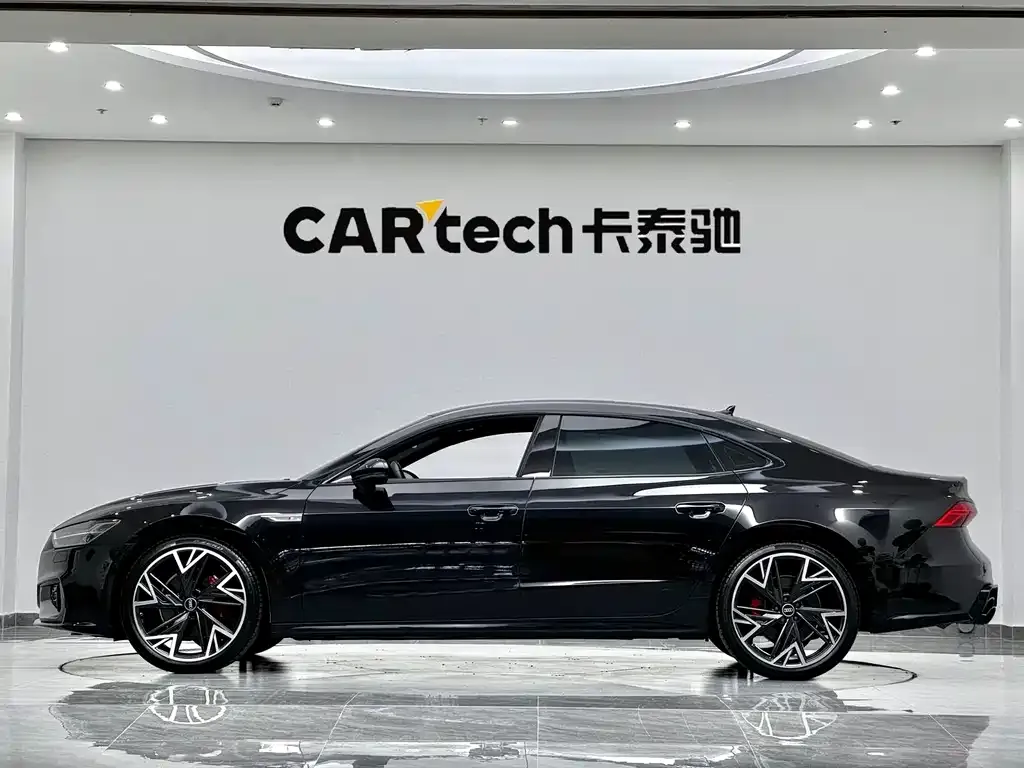Audi A7L — фото 9