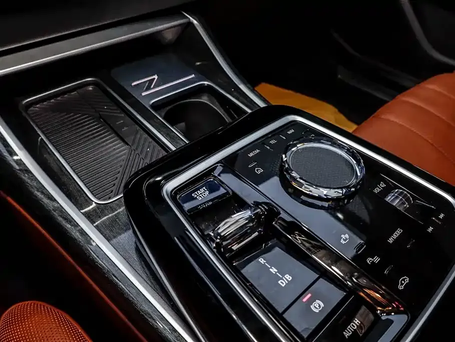 BMW i7 2023 из CN, фото 6