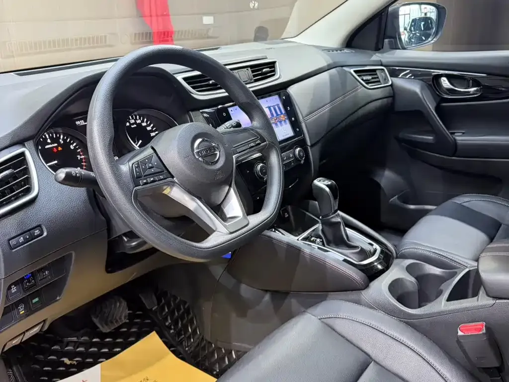 Nissan Qashqai — фото 9