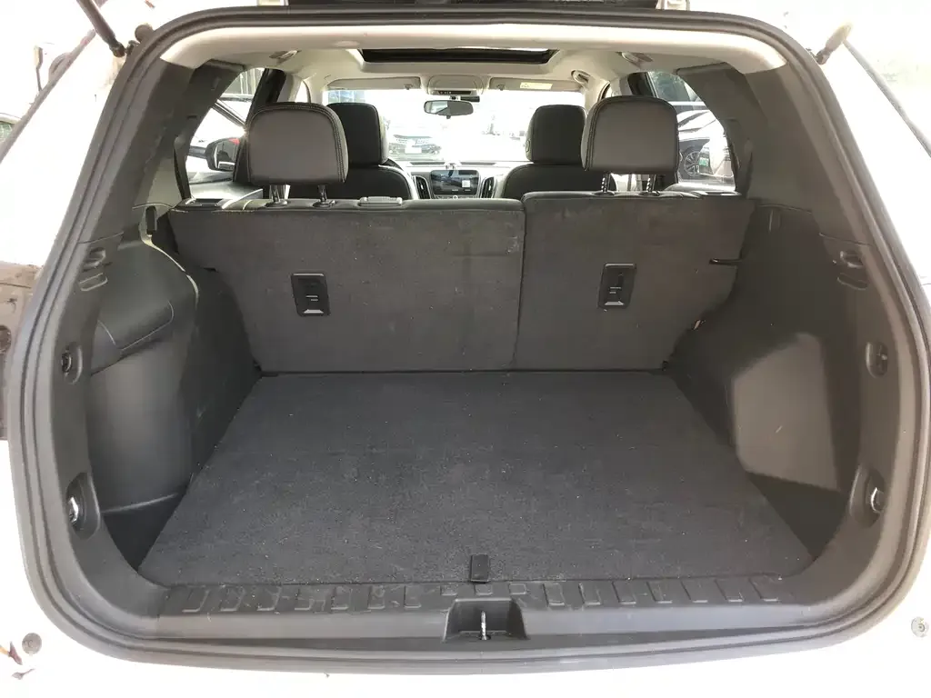 Chevrolet Equinox 2023 из CN, фото 8