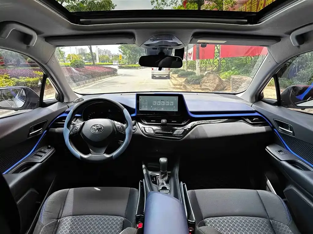 Toyota C-HR — фото 6