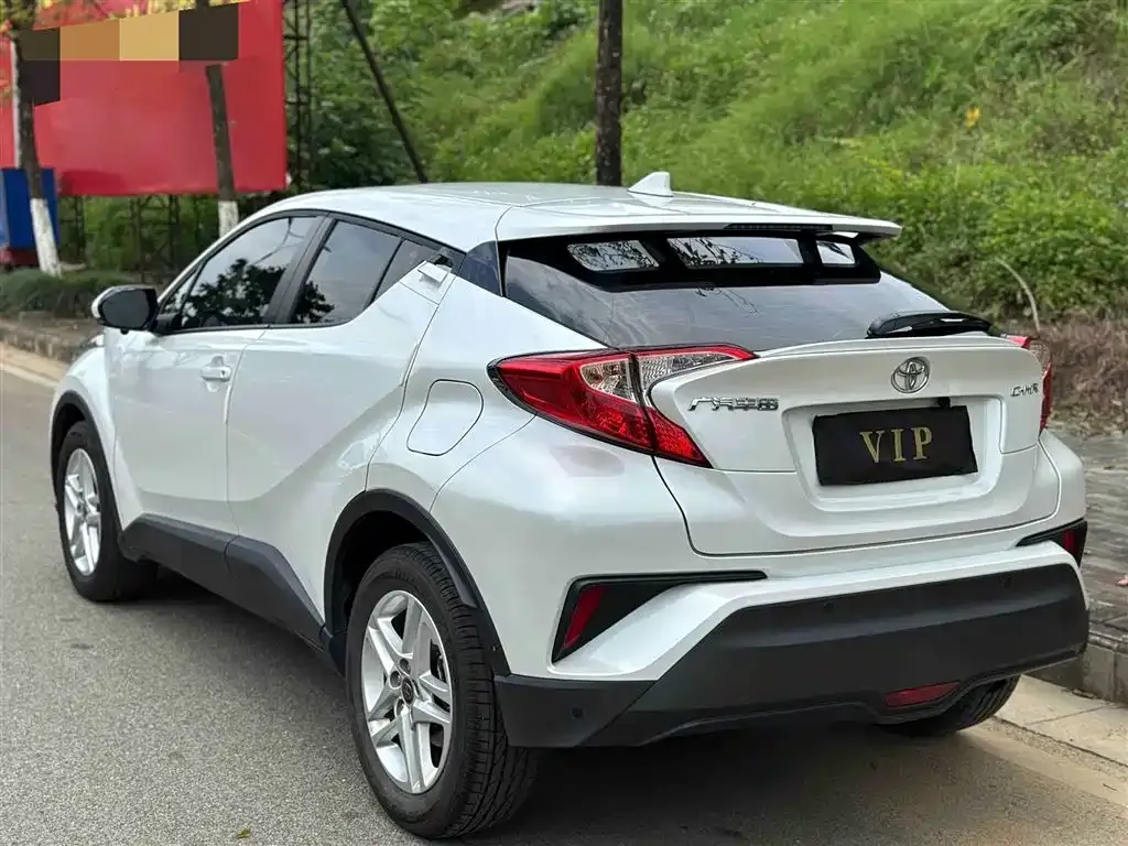 Toyota C-HR — фото 4
