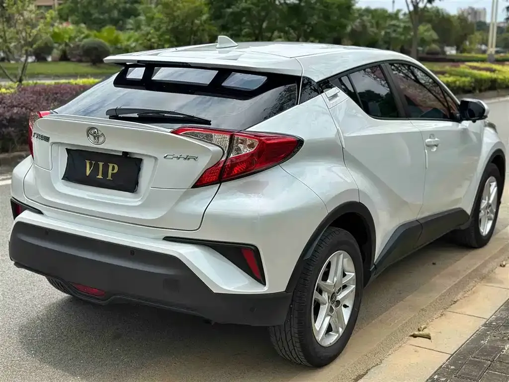 Toyota C-HR — фото 7