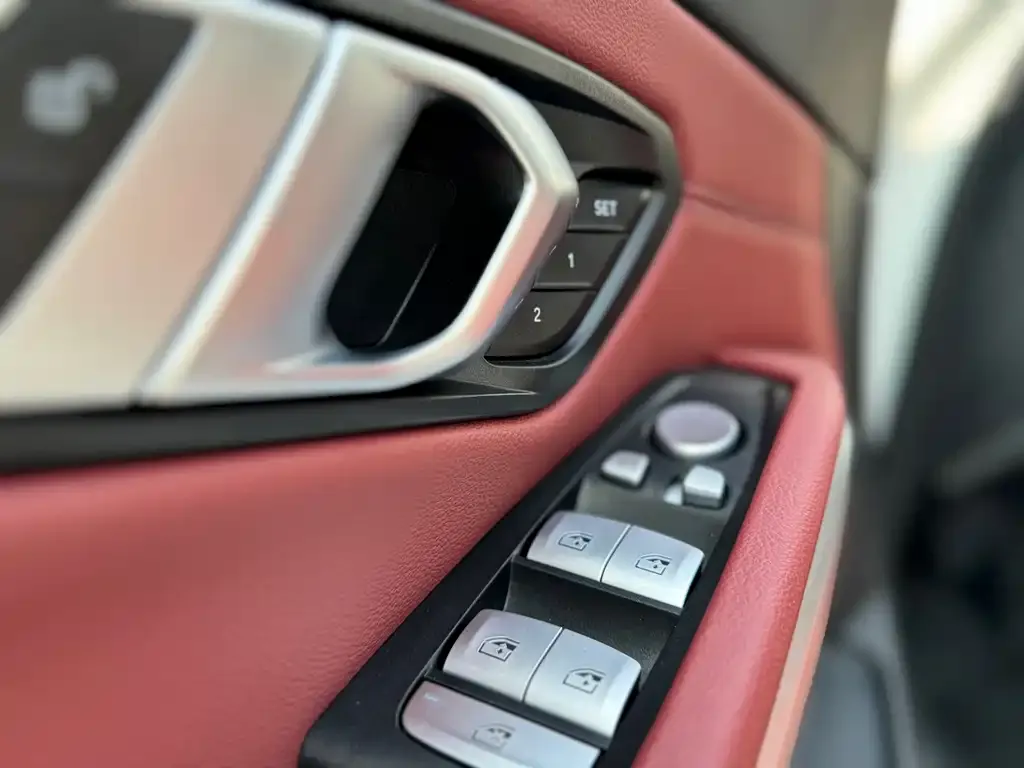 BMW 3 Series 2024 из CN, фото 2