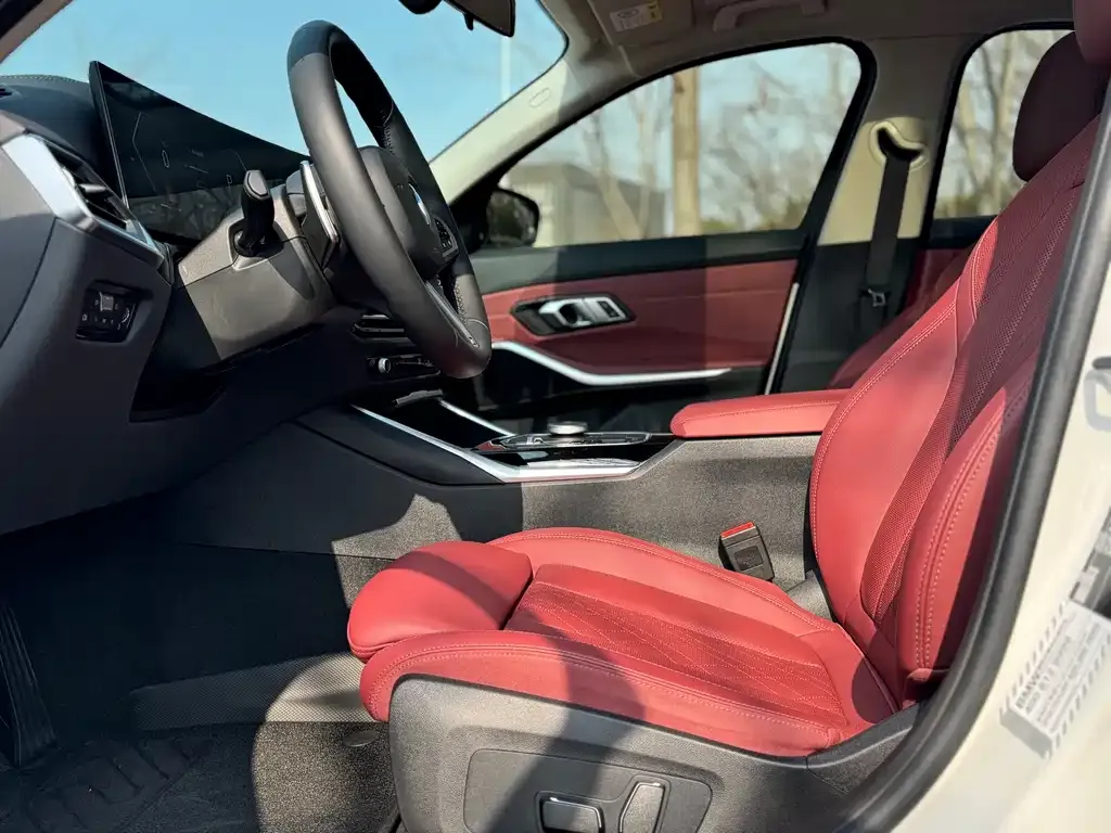 BMW 3 Series 2024 из CN, фото 7