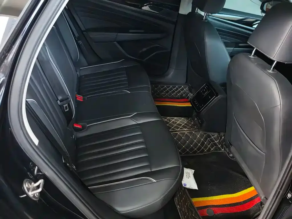 Volkswagen Passat — фото 2