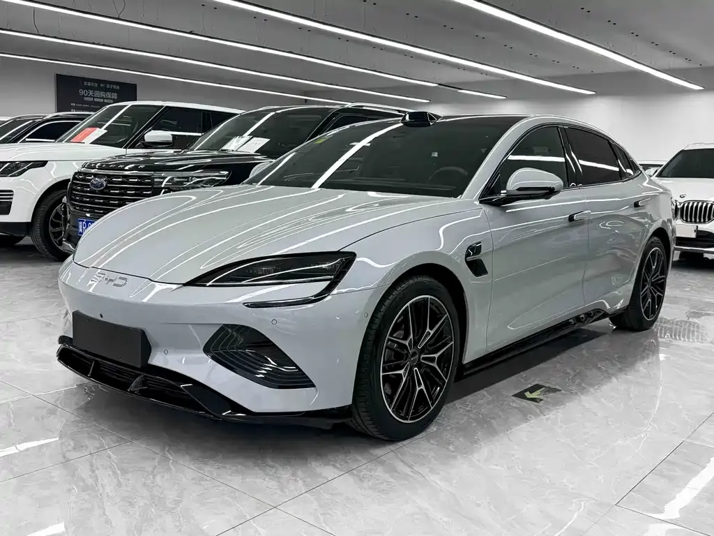 BYD Seal — фото 1