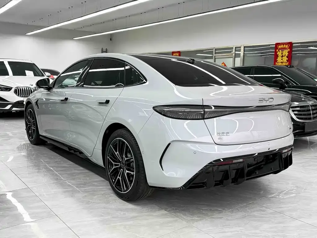 BYD Seal — фото 7
