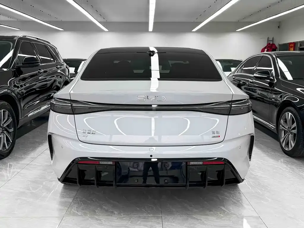 BYD Seal — фото 3