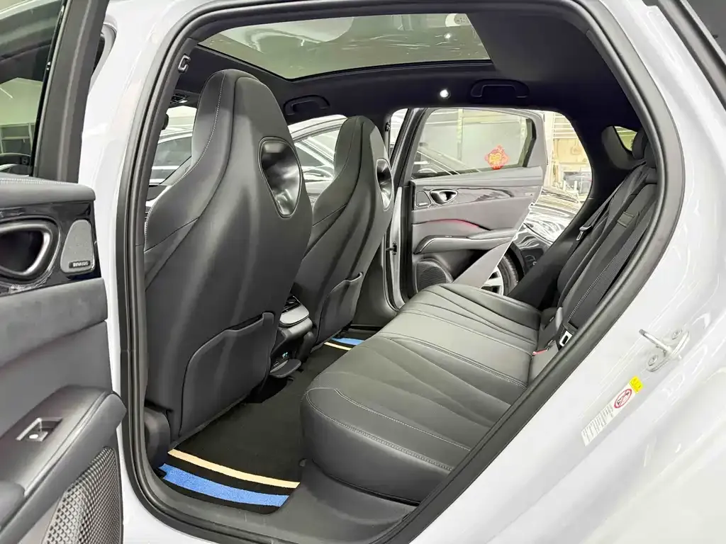 BYD Seal — фото 10