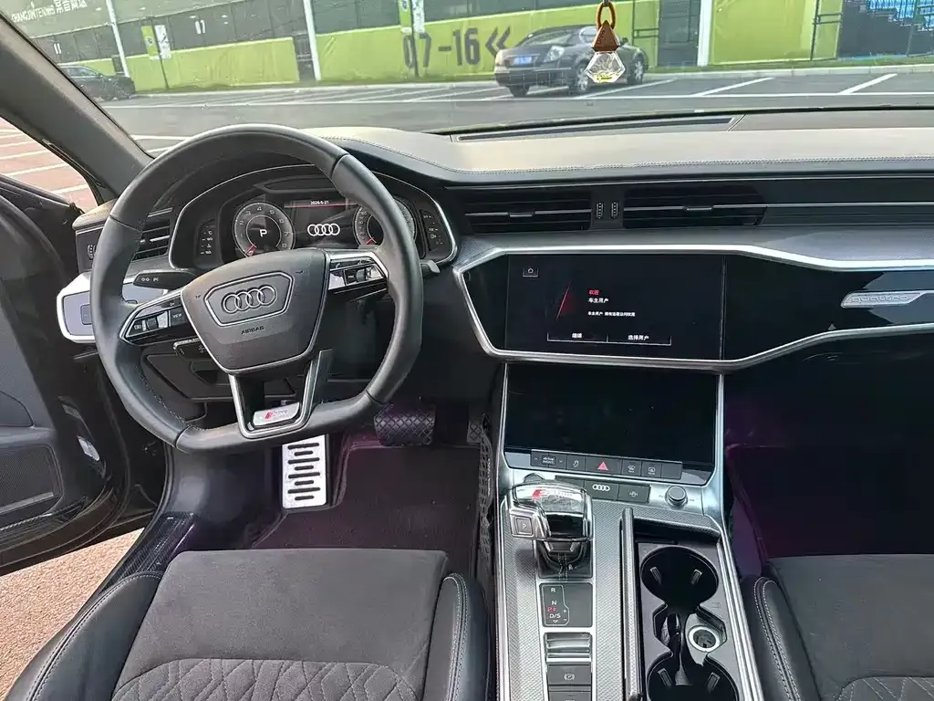Audi A6L — фото 2