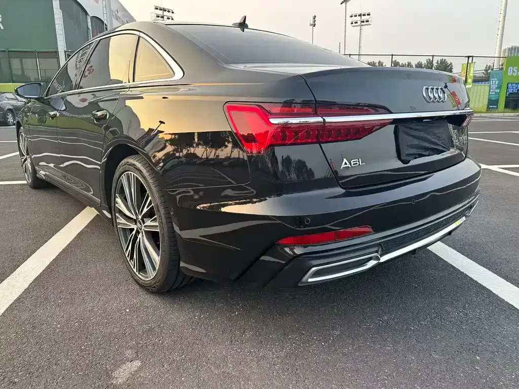 Audi A6L — фото 10