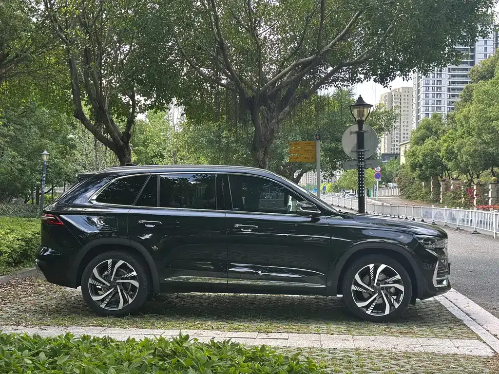 Geely Xingyue L — фото 9