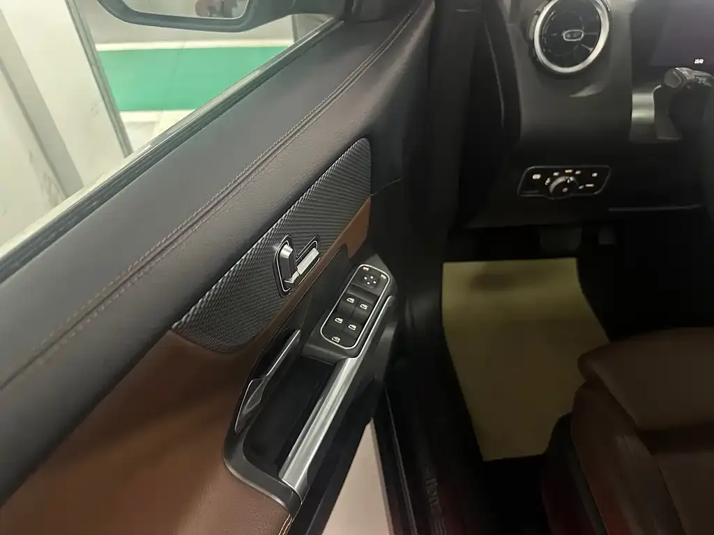 Mercedes-Benz GLB 2023 из CN, фото 4