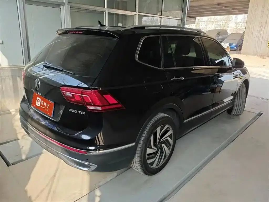 Volkswagen Tiguan L — фото 5