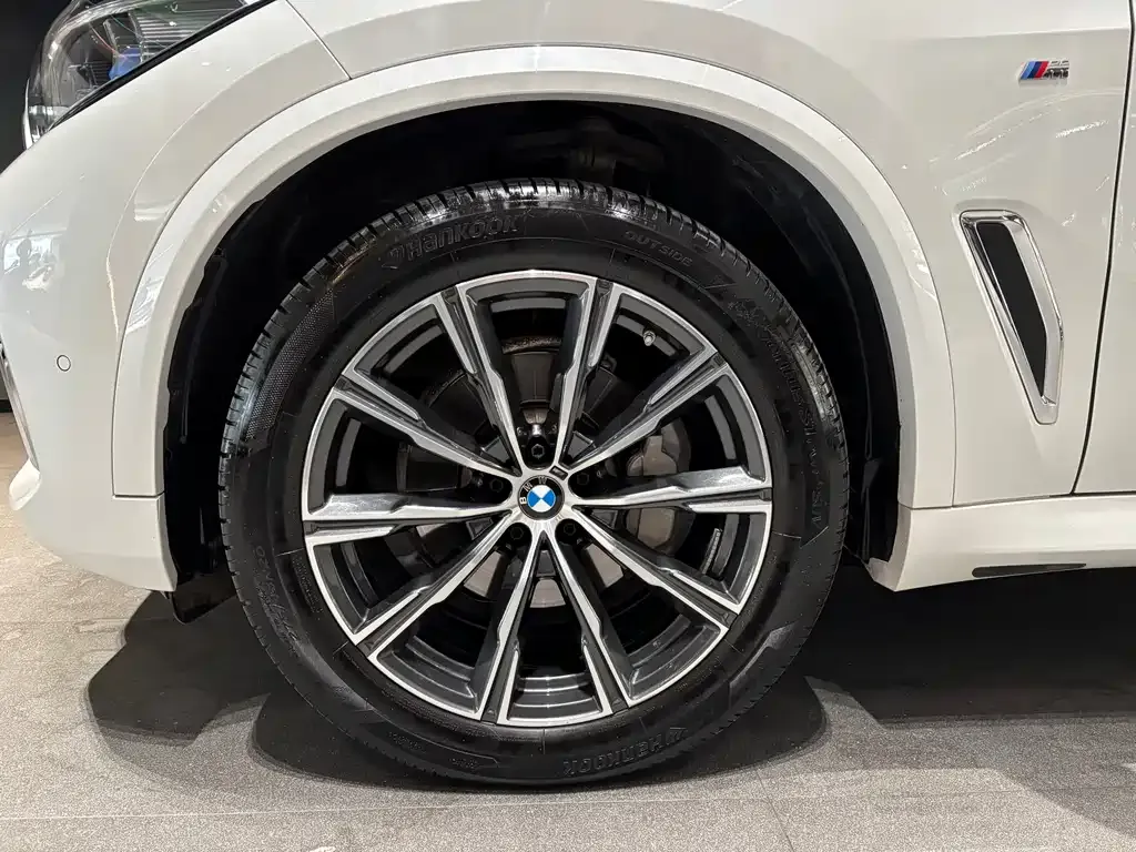 BMW X5 — фото 10