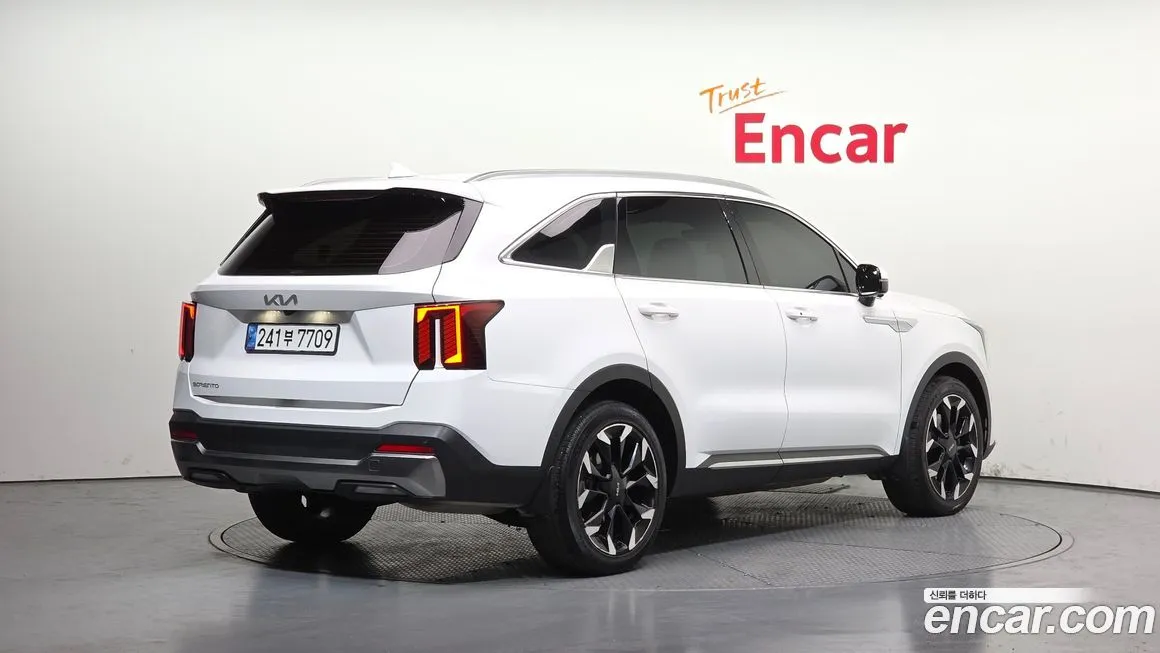 Kia Sorento — фото 5