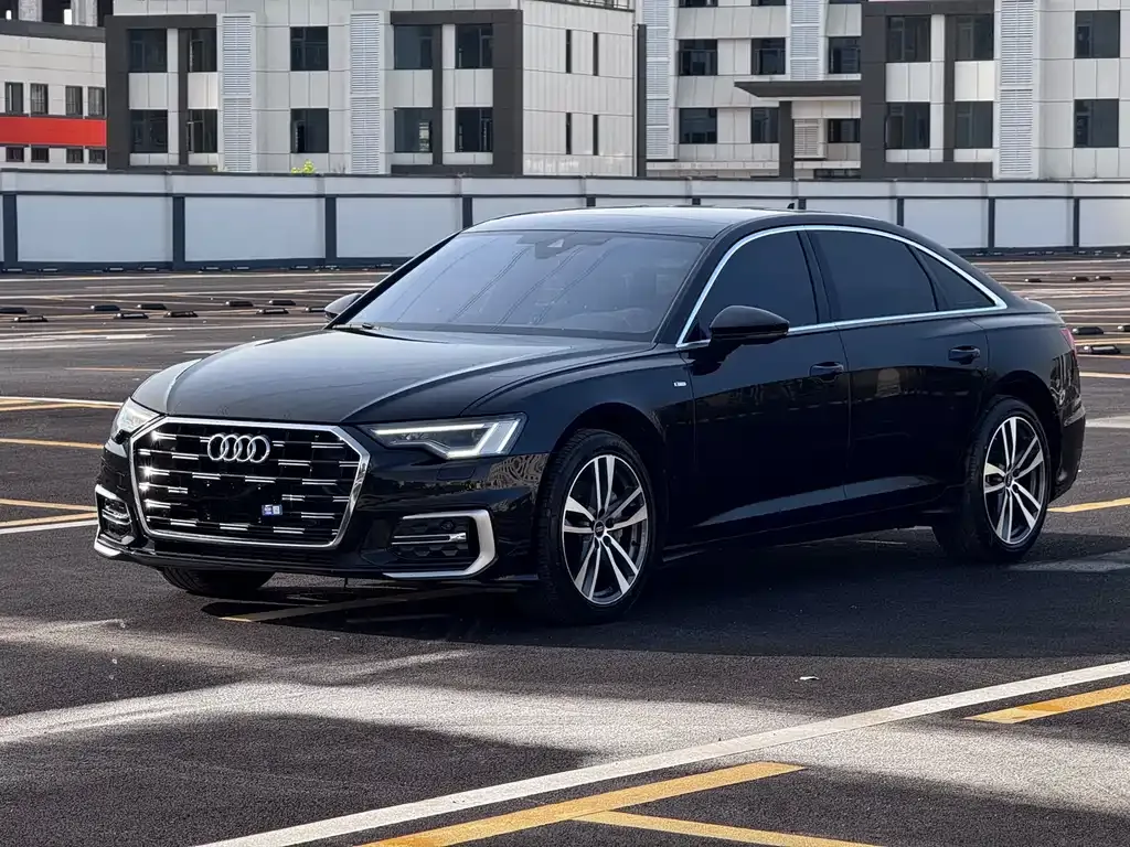 Audi A6L — фото 1