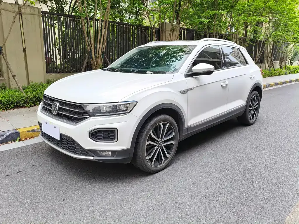 Volkswagen T-Roc — фото 1