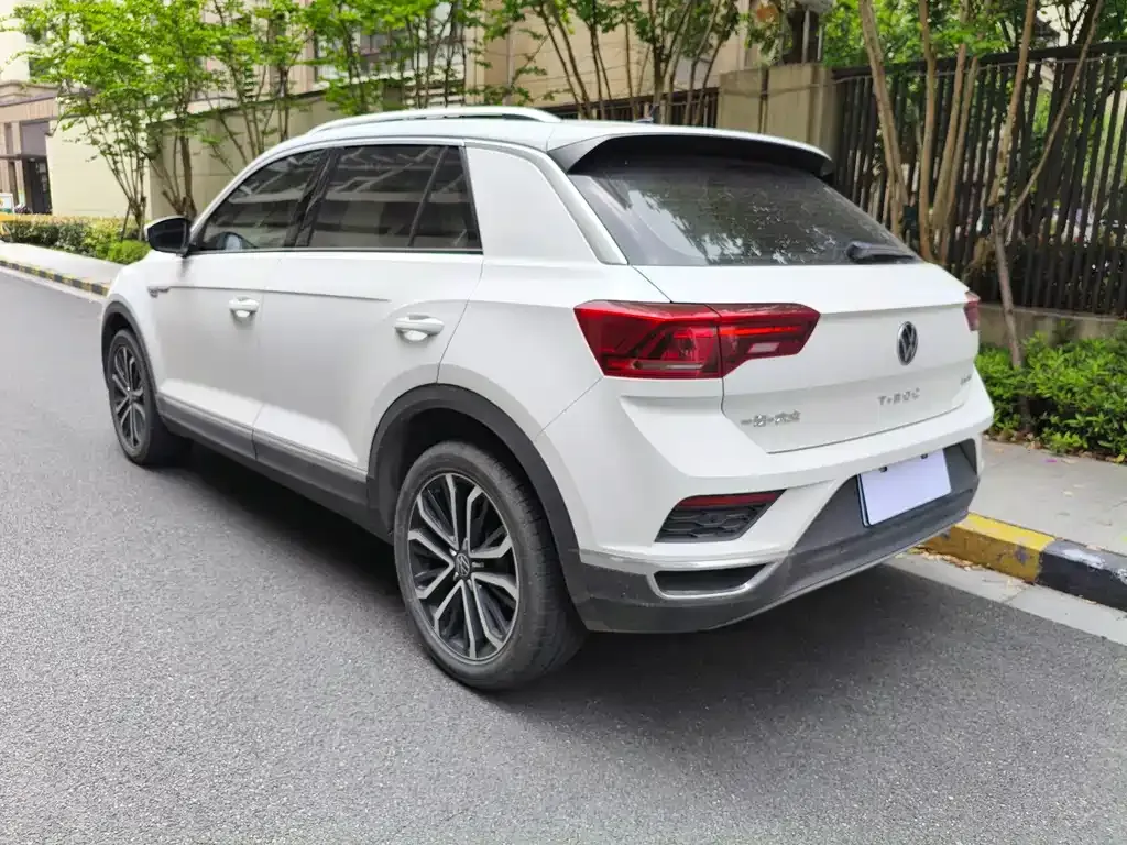 Volkswagen T-Roc — фото 7