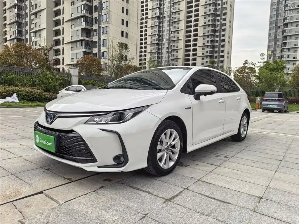 Toyota Corolla — фото 10