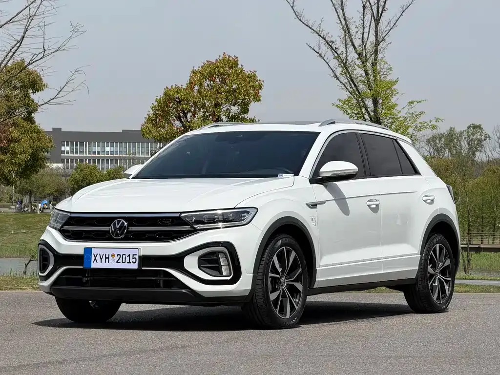 Volkswagen T-Roc — фото 1