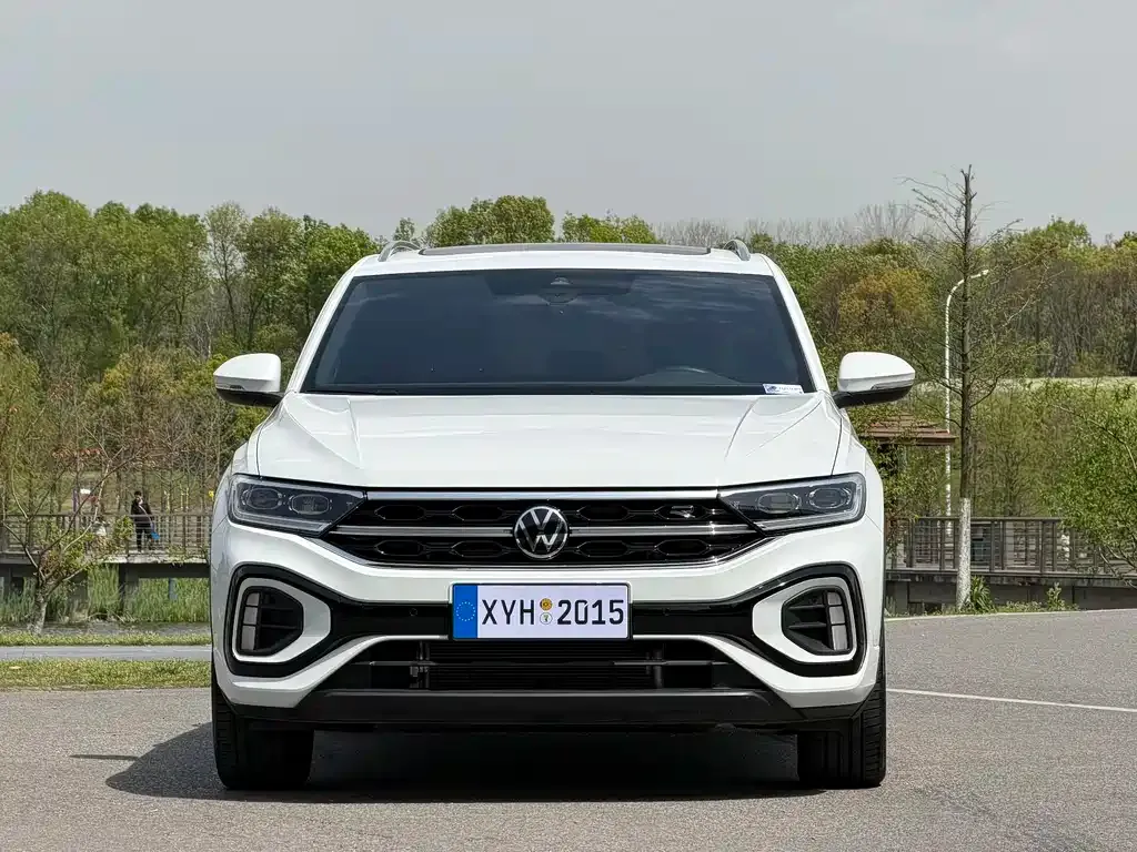 Volkswagen T-Roc — фото 10