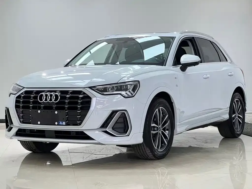 Audi Q3 — фото 1