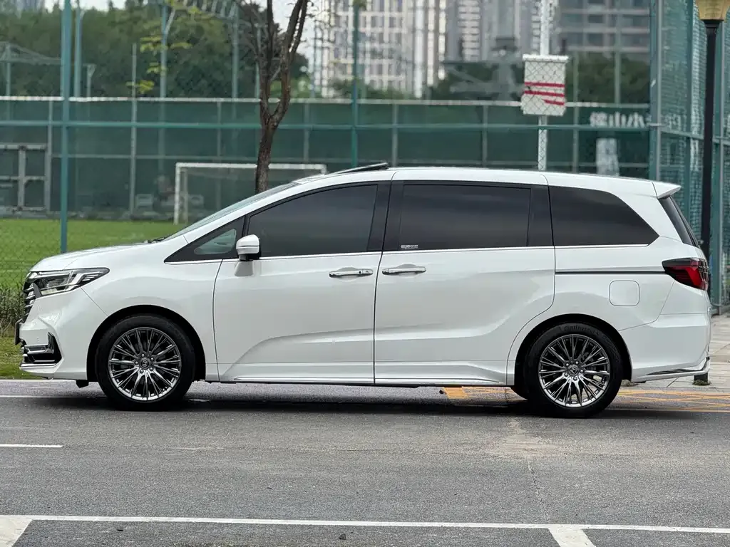 Honda Odyssey — фото 10