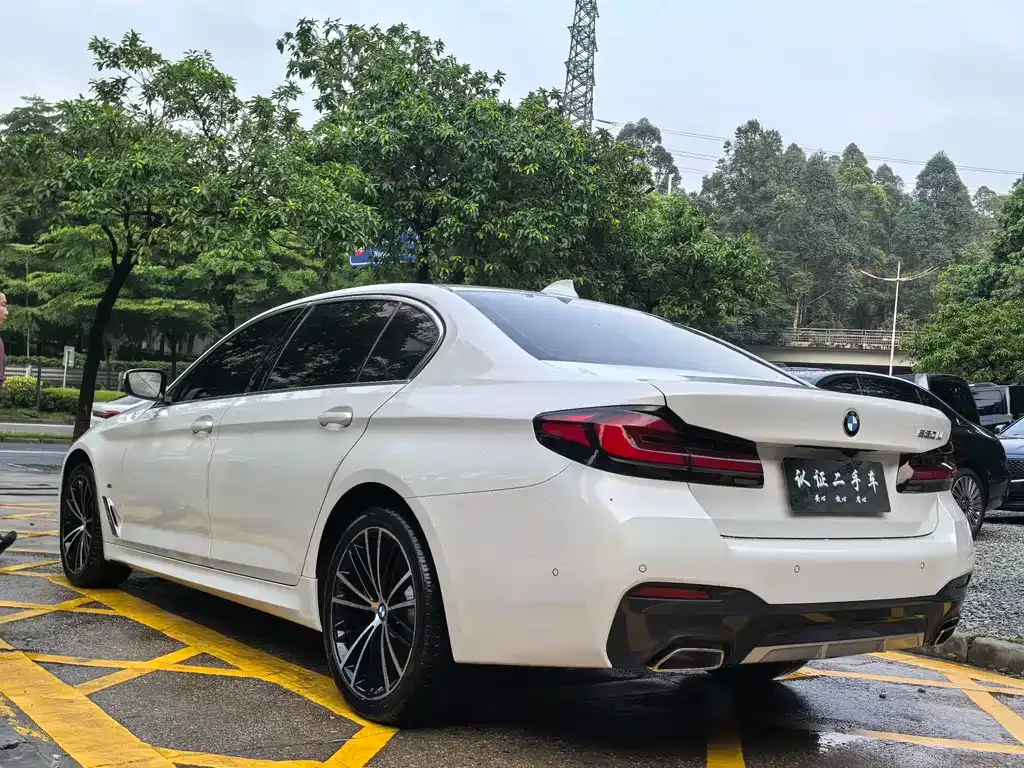 BMW 5 Series — фото 4
