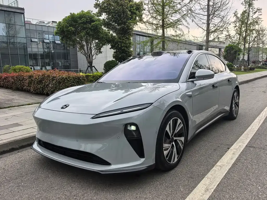 NIO ET5