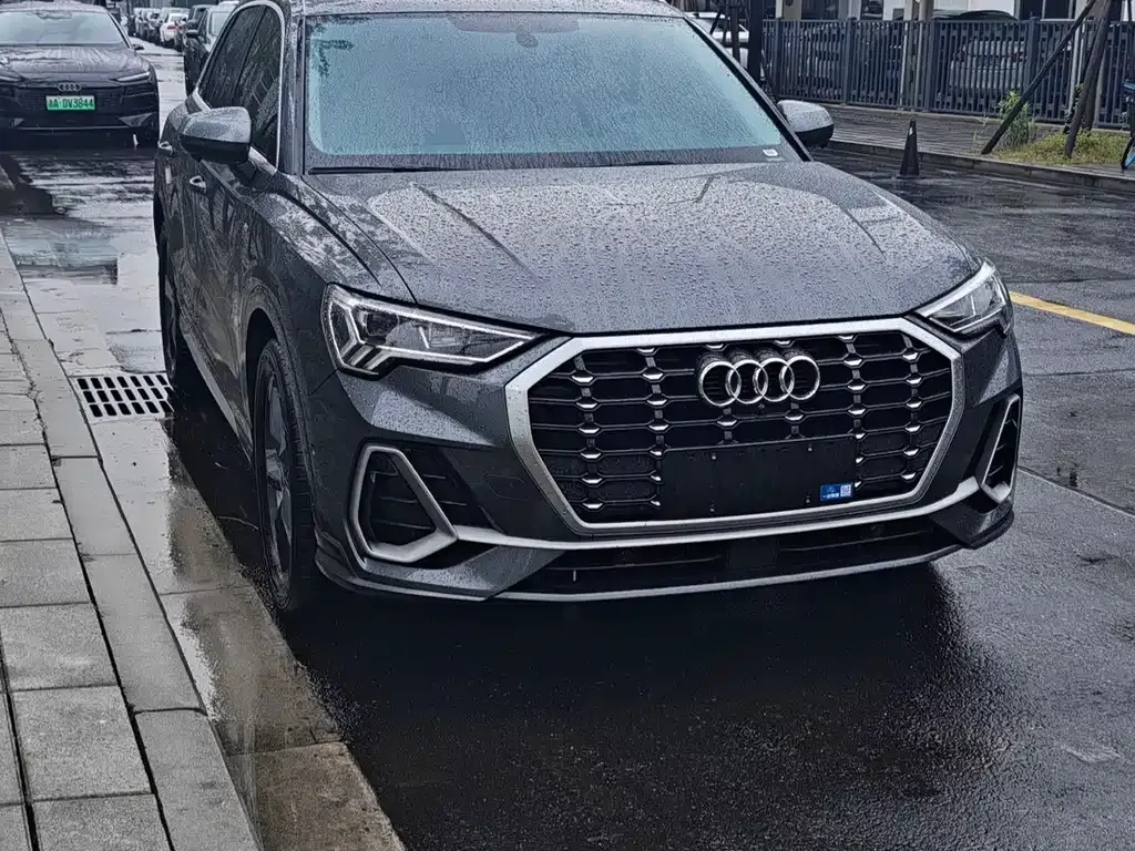 Audi Q3 — фото 7