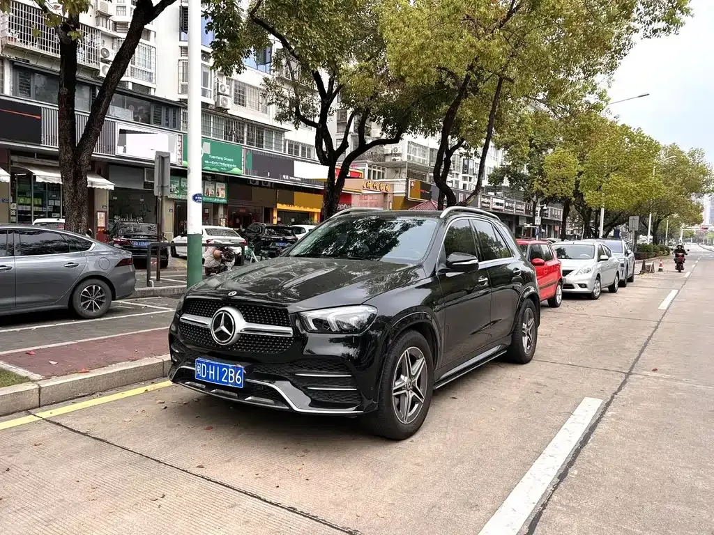 Mercedes-Benz GLE — фото 1