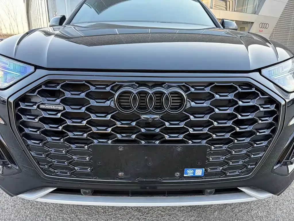 Audi Q5L Sportback — фото 6