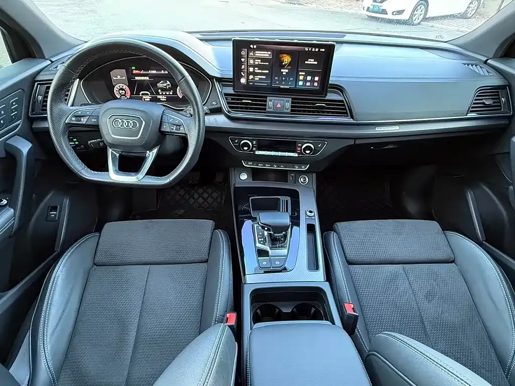 Audi Q5L Sportback — фото 3