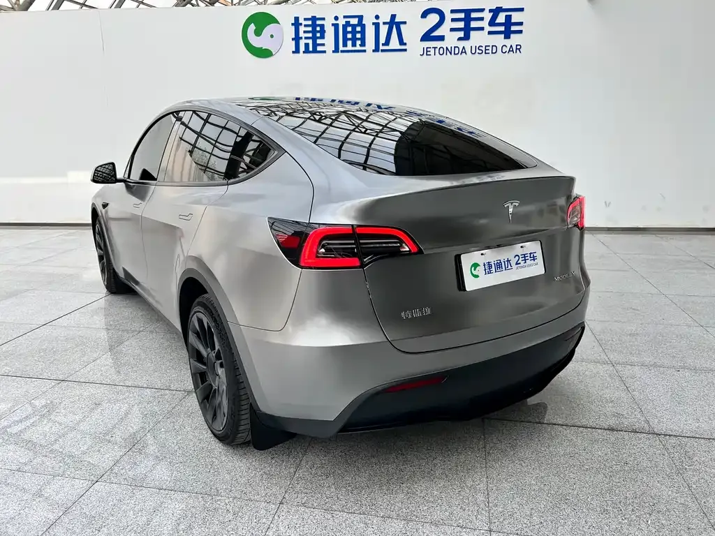 Tesla Model Y — фото 9