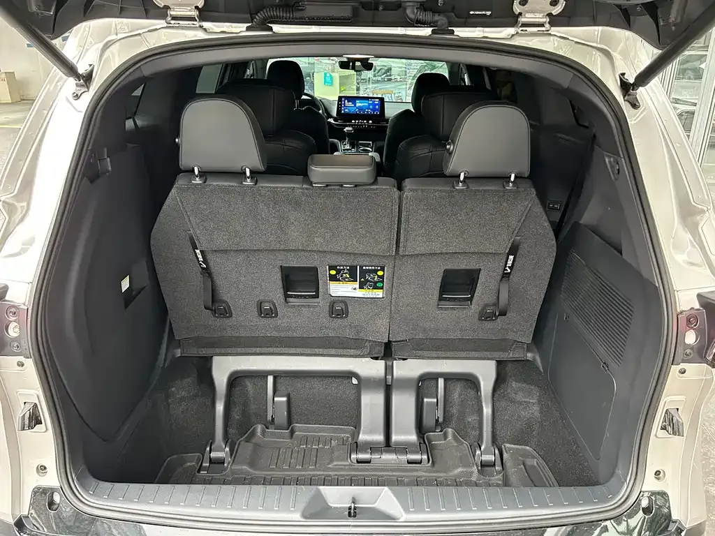 Toyota Sienna — фото 3