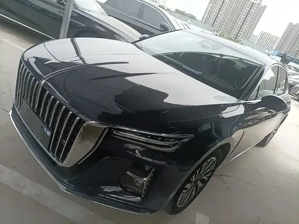 Hongqi H5 — фото 1