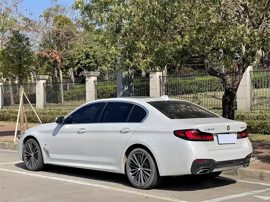 BMW 5 Series — фото 5