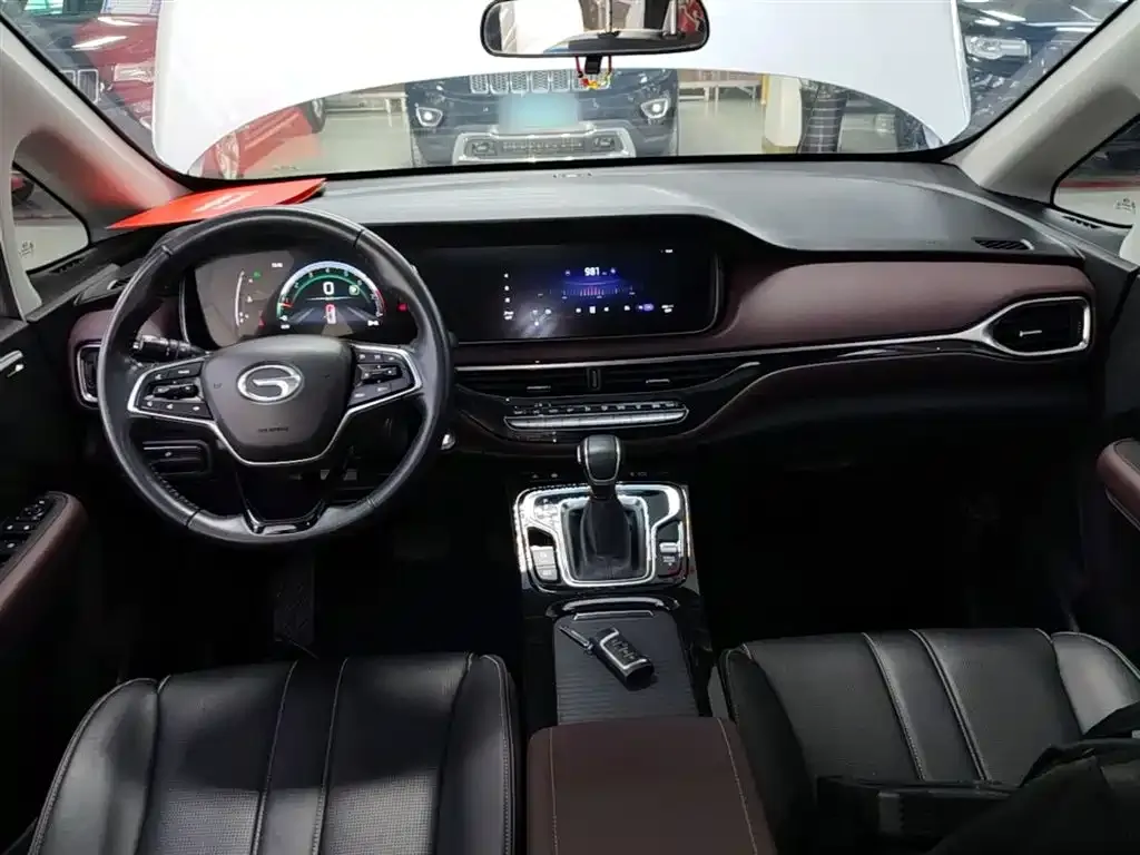 GAC Motor Trumpchi M6 — фото 9