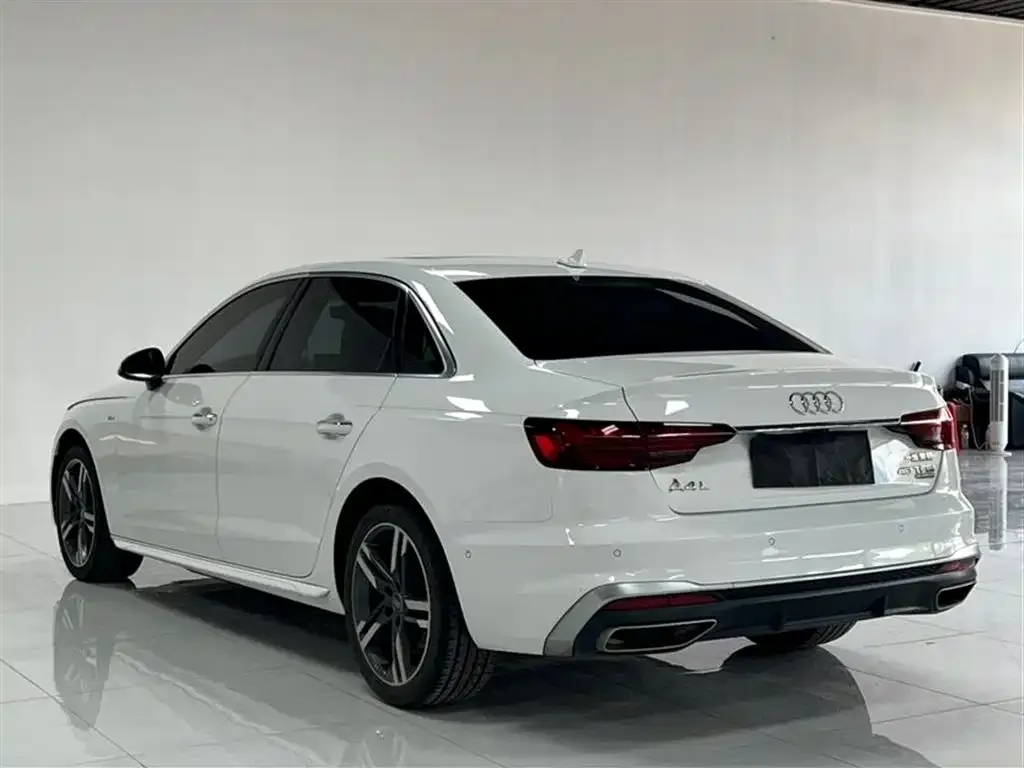 Audi A4L — фото 7
