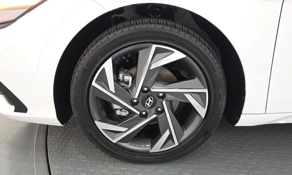 Hyundai AVANTE 2024 из KR, фото 4