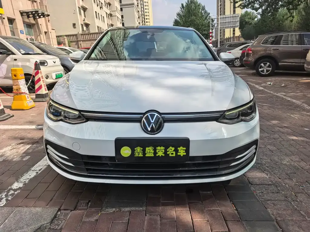 Volkswagen Golf 2021 из CN, фото 2