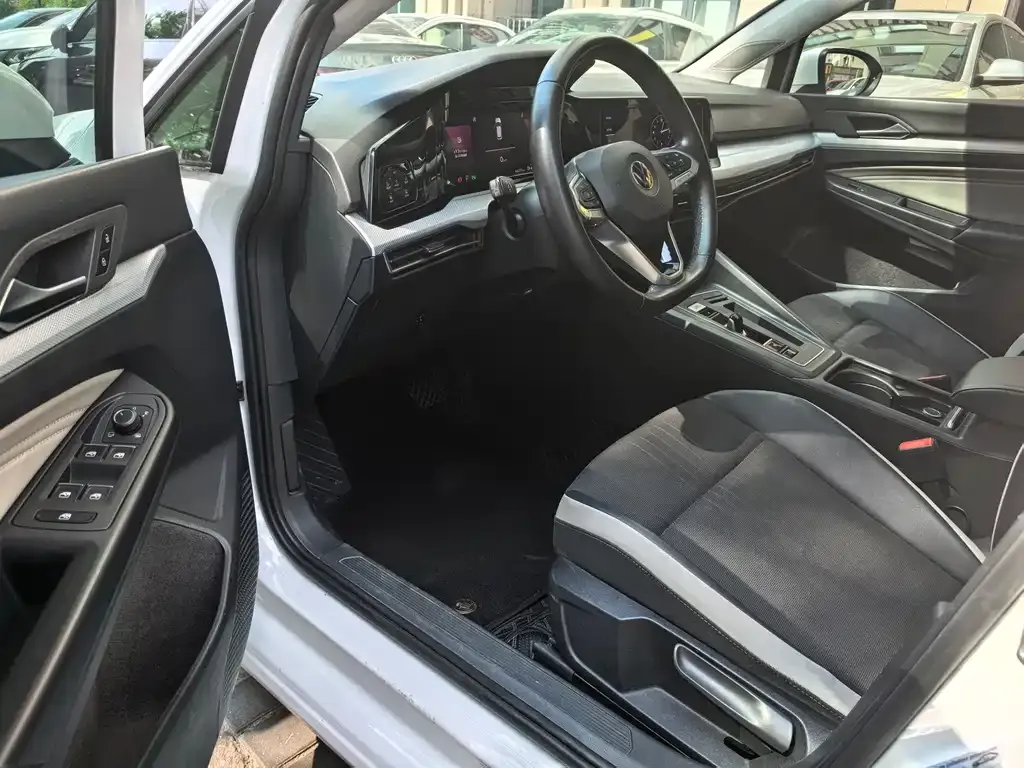 Volkswagen Golf 2021 из CN, фото 5