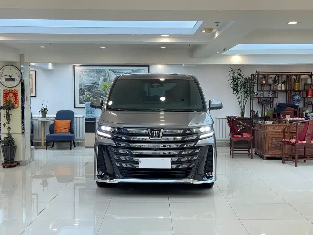 Toyota Vellfire — фото 3