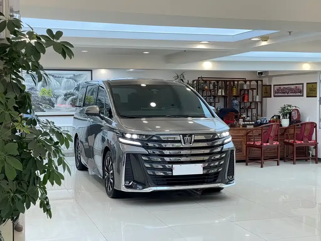Toyota Vellfire — фото 5