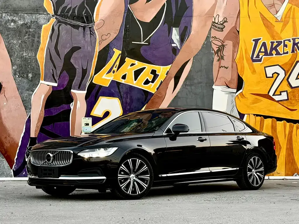 Volvo S90 — фото 1