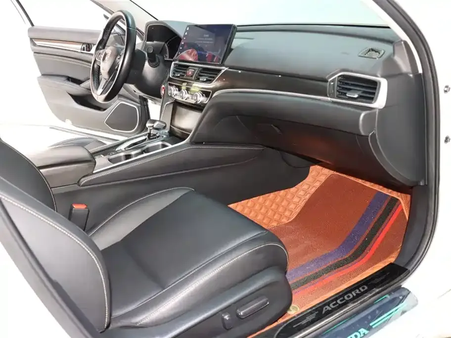 Honda Accord — фото 10