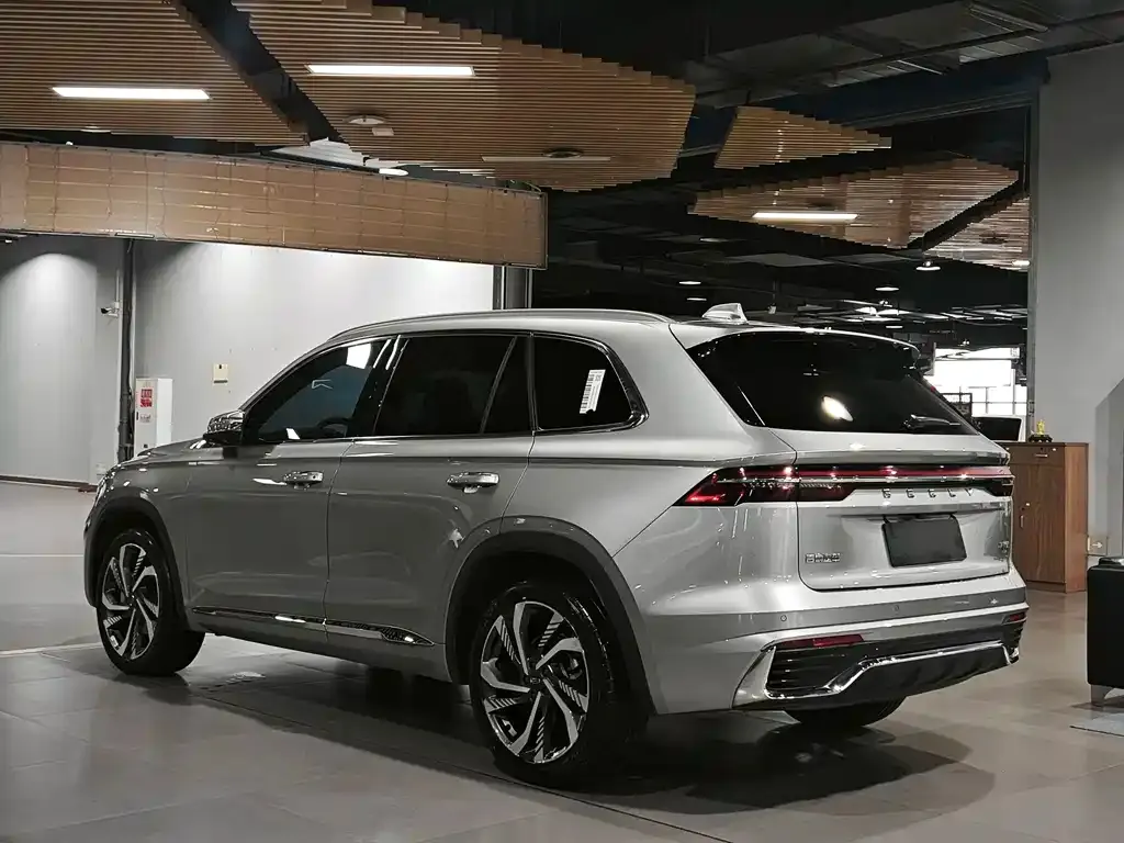 Geely Xingyue L — фото 10