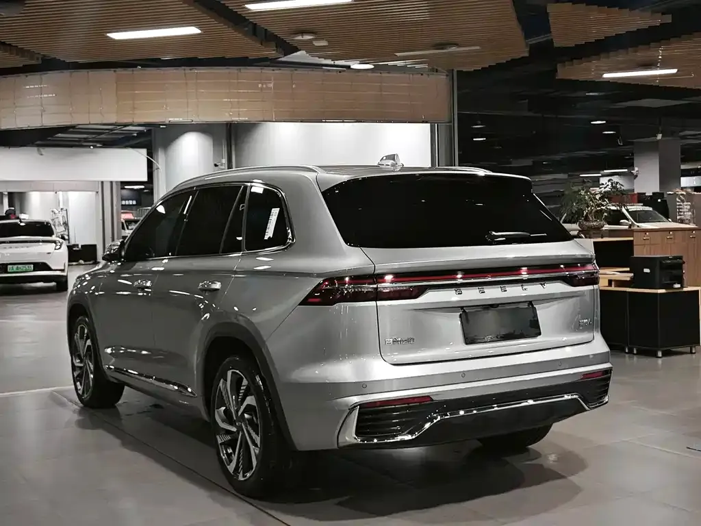 Geely Xingyue L — фото 9